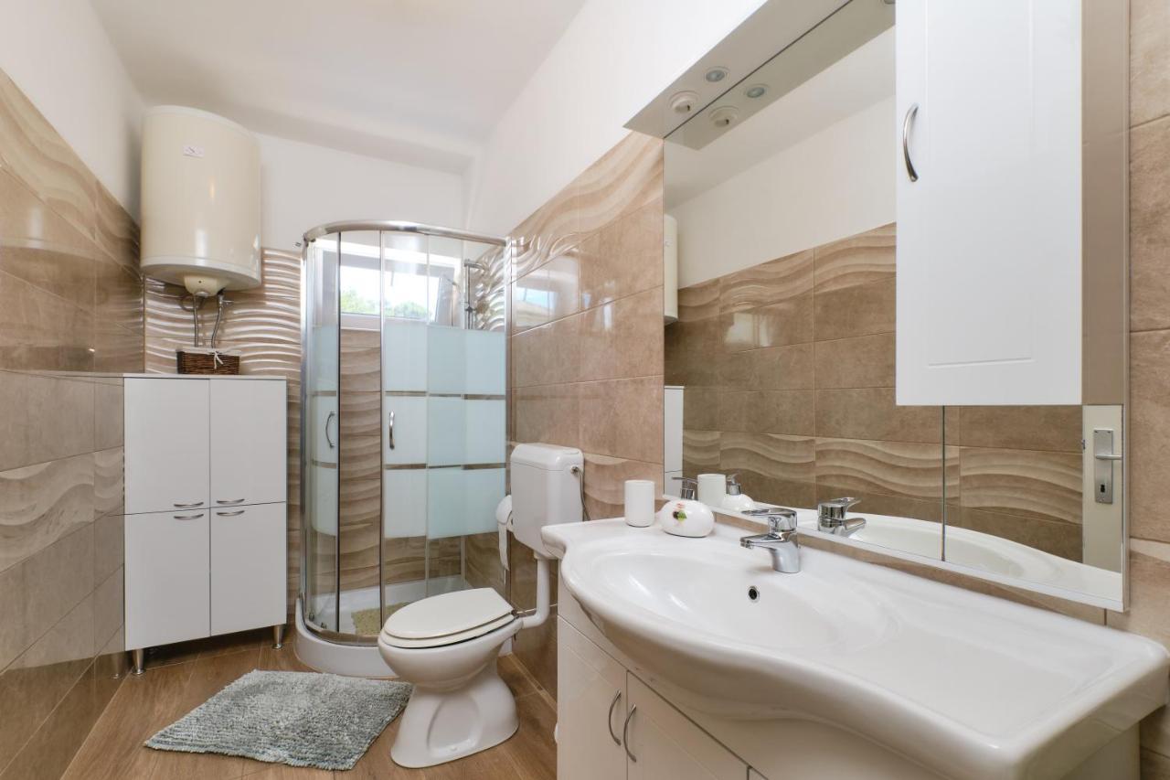 Sea View Apartment Sandra In Mali Losinj Exterior photo